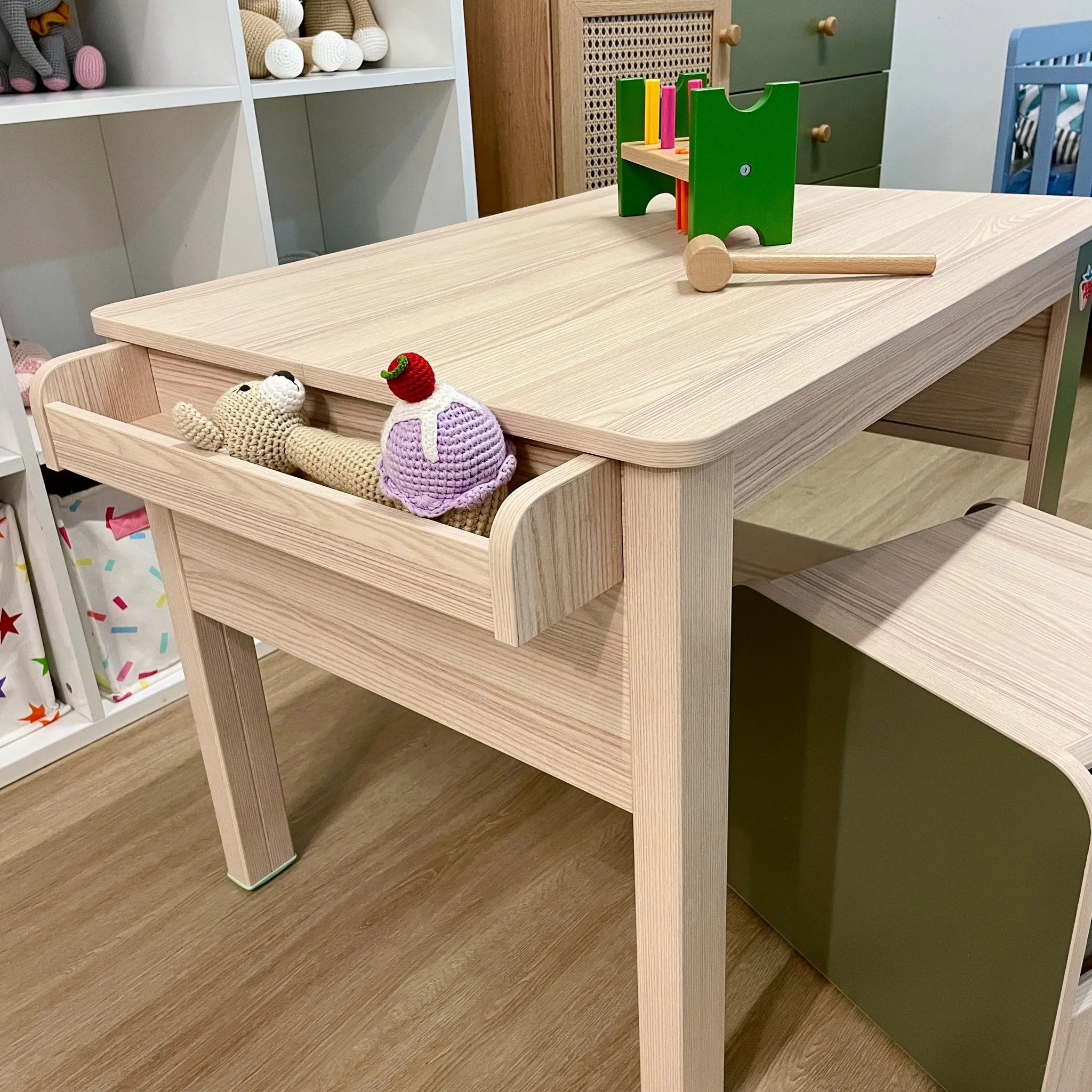 Cilek Montes Natural Play Desk and Toy Puff (Display)